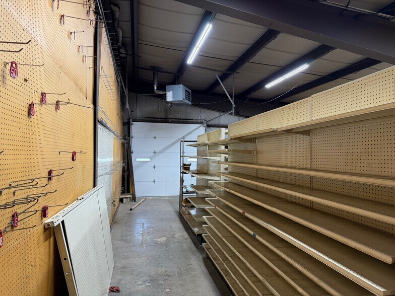 More Photos Of 4414 State Road 92, Brooklyn Industrial For Lease