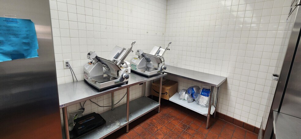 More Photos Of 14225 Jones St, Lavonia Restaurant For Sale