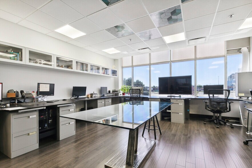 More Photos Of 78-80 Corporate Dr, Toronto Office For Sale