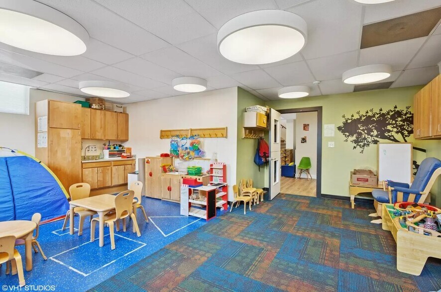 More Photos Of 1335 Dodge Ave, Evanston Loft Creative Space For Sale