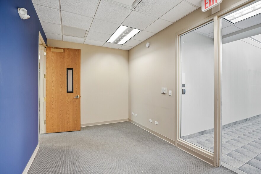 More Photos Of 213 Front St, Mchenry Office For Lease