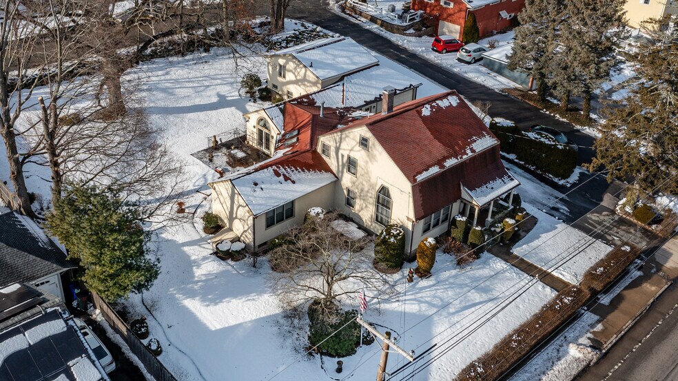 More Photos Of 90 Putnam Pike, Johnston Flex For Sale