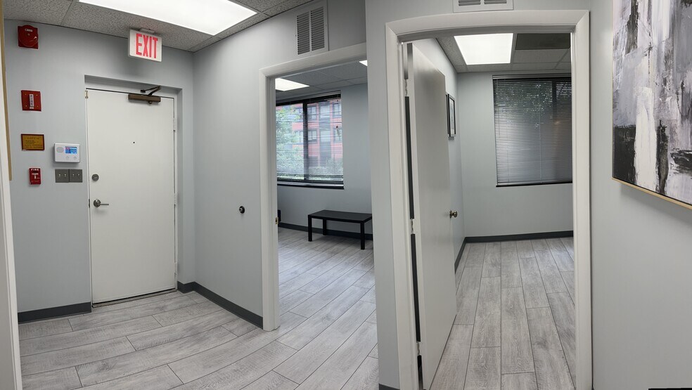 More Photos Of 7960-7990 Old Georgetown Rd, Bethesda Medical For Sale