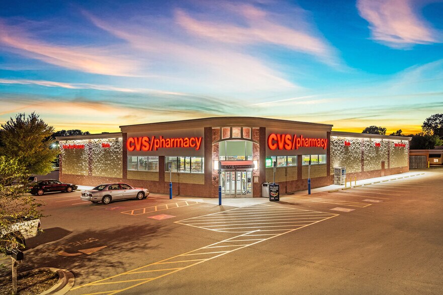 Primary Photo Of 3711 E Frank Phillips Blvd, Bartlesville Drugstore For Sale