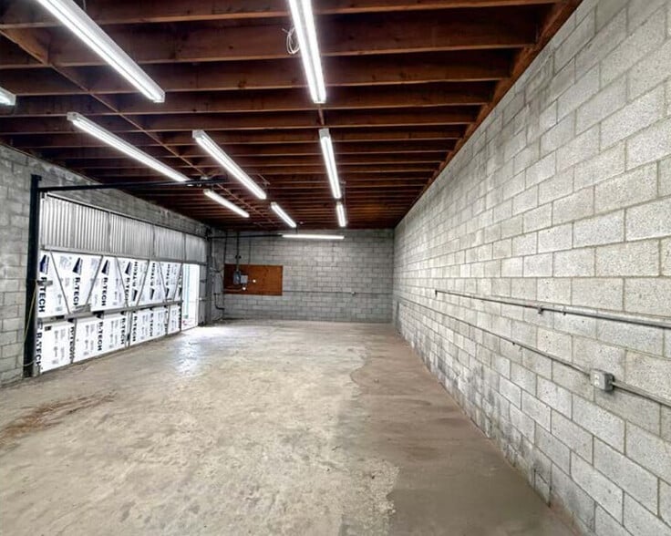 More Photos Of 17725 Rhoda St, Encino Office For Lease