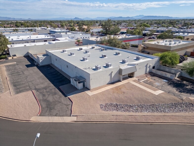 Primary Photo Of 701 N Golden Key St, Gilbert Manufacturing For Sale