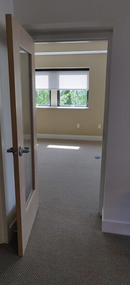 More Photos Of 6803 Whittier Ave, McLean Loft Creative Space For Lease