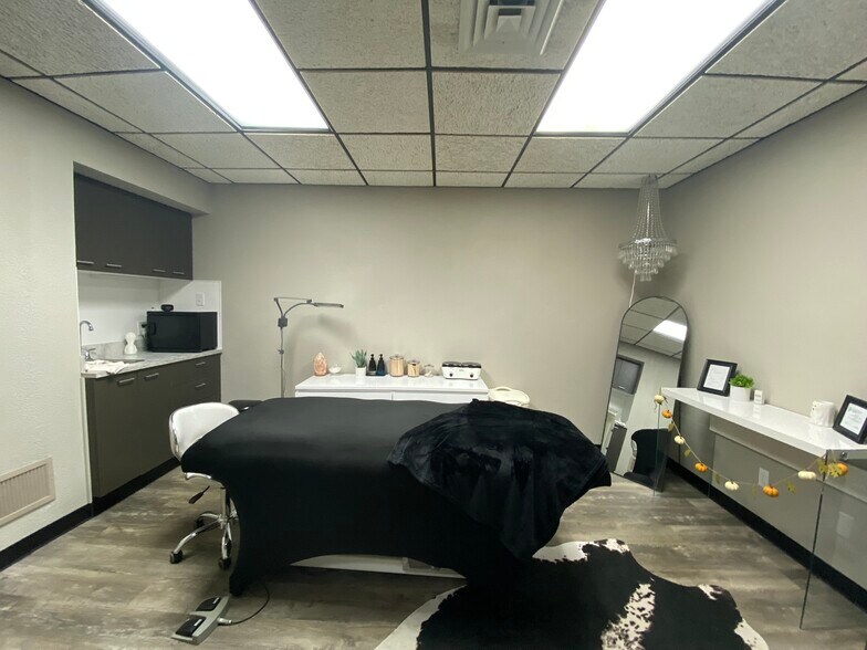 More Photos Of 4311 Old Indiana 261, Newburgh Medical For Sale