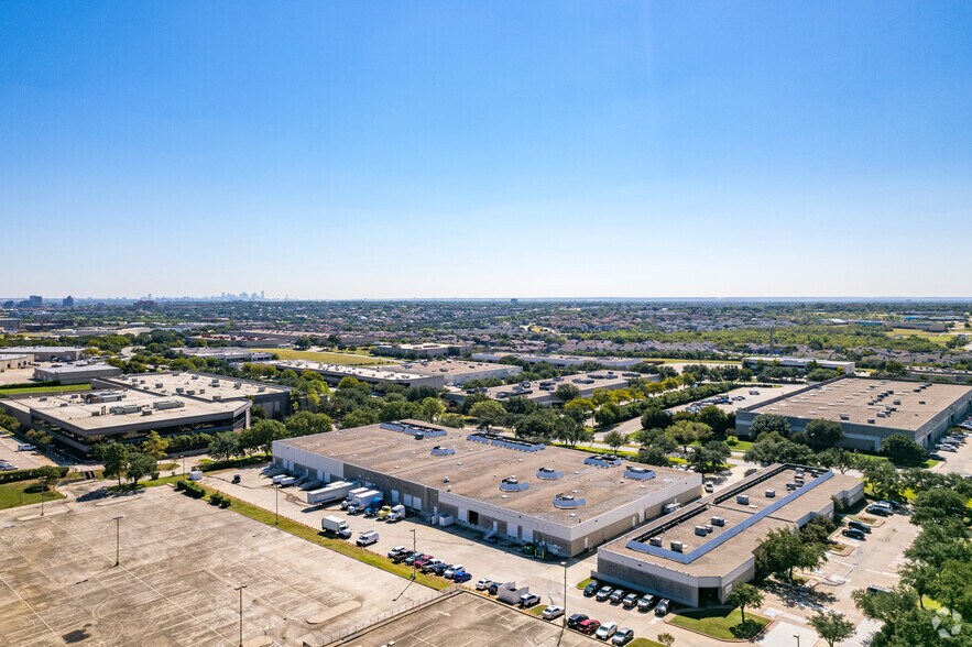 More Photos Of 3241-3251 Story Rd W, Irving Unknown For Lease