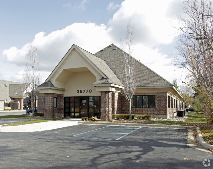 Primary Photo Of 38770 Garfield Rd, Clinton Township Medical For Lease