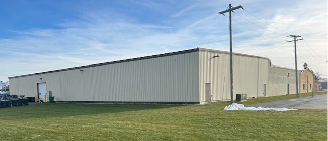 Primary Photo Of 1822 Park Ave, New Holstein Industrial For Lease