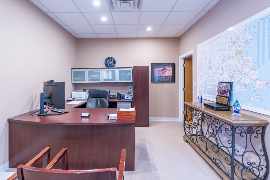 More Photos Of 15-19 Kearney Rd, Needham Flex For Lease