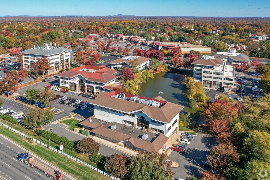 More Photos Of 14 Pidgeon Hill Dr, Sterling Medical For Lease