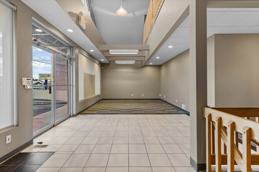 More Photos Of 1450 E Ridge Rd, Rochester Freestanding For Sale