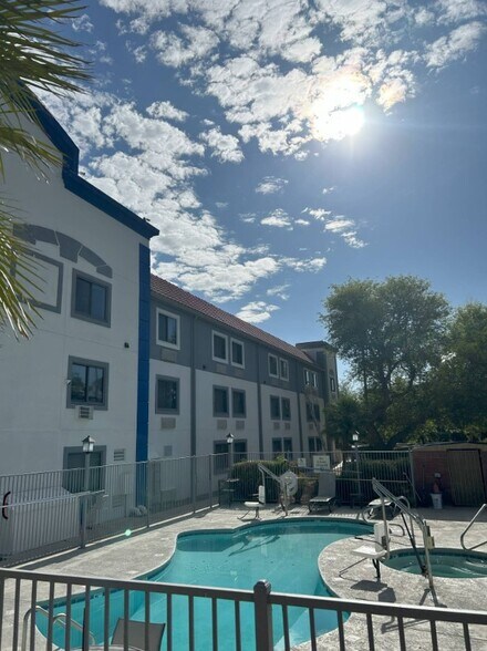 More Photos Of 2548 E Medina Rd, Tucson Hospitality For Sale