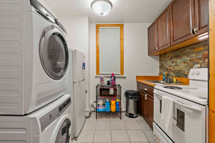 More Photos Of 1407 McCulloh St, Baltimore Apartments For Sale