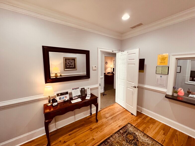 More Photos Of 2255 Sewell Mill Rd NE, Marietta Office For Sale