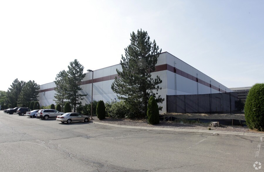 More Photos Of 12299 Grant St, Thornton Manufacturing For Lease