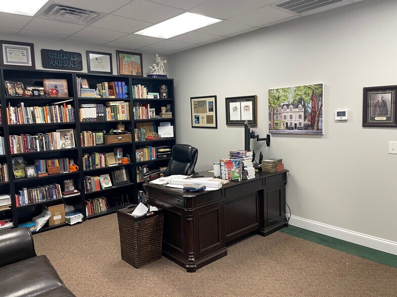 More Photos Of 660 Peavy Rd, Byron Distribution For Lease