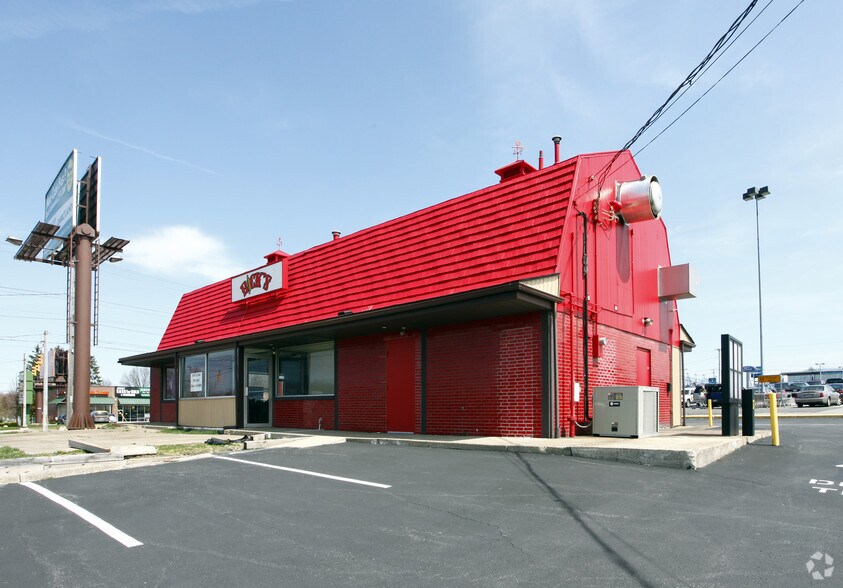 More Photos Of 4777 Mahoning Ave, Youngstown General Retail For Sale