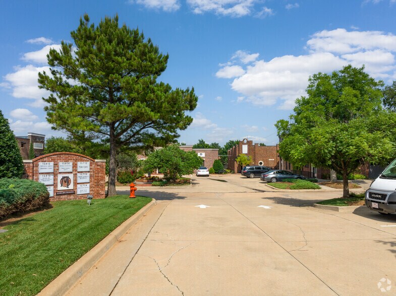 More Photos Of 15712 N Pennsylvania Ave, Edmond Unknown For Lease