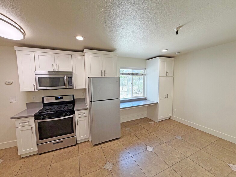 More Photos Of 5615 Carpinteria Ave, Carpinteria Apartments For Sale