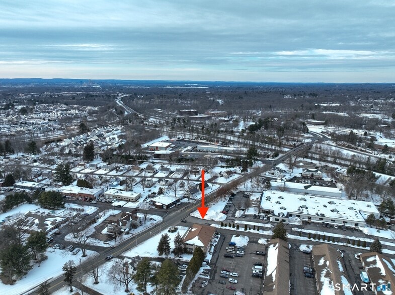 More Photos Of 160 Oak St, Glastonbury Office For Sale