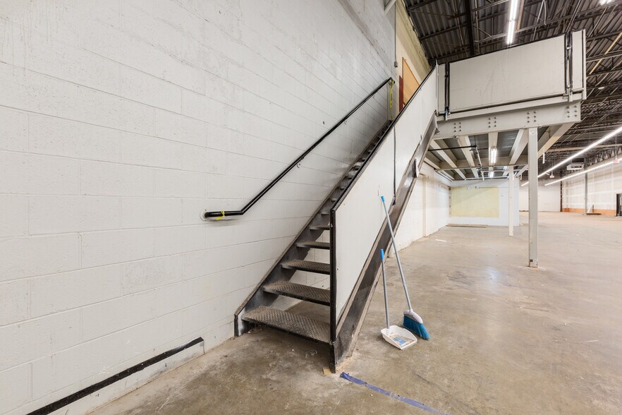 More Photos Of 5252 Bardstown Rd, Louisville General Retail For Sale