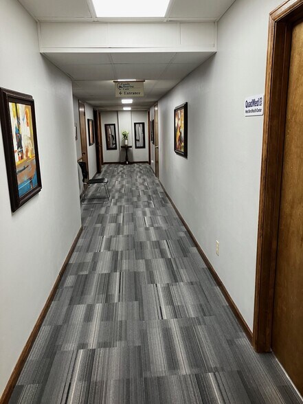 More Photos Of 1305 Chestnut St, West Bend Medical For Lease