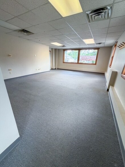 More Photos Of 241 Main St, Townsend Office Residential For Lease