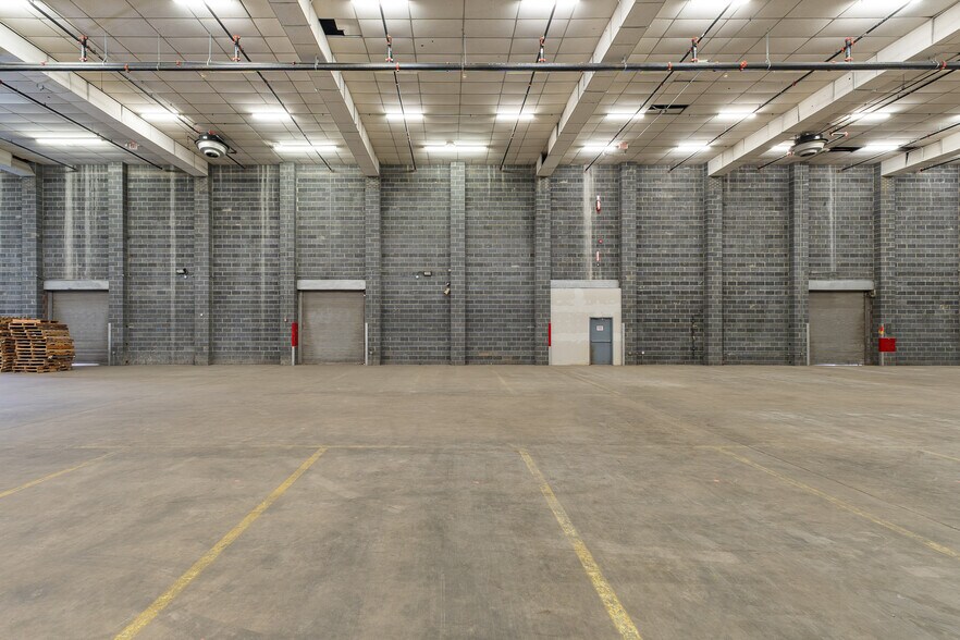 More Photos Of 1537-1545 Hansford St, Charleston Light Distribution For Lease