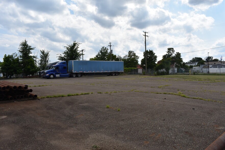 More Photos Of 1038 Triplett Blvd, Akron Manufacturing For Sale