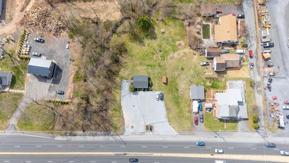 More Photos Of 926 Ben Franklin Hwy E, Douglassville Office For Sale