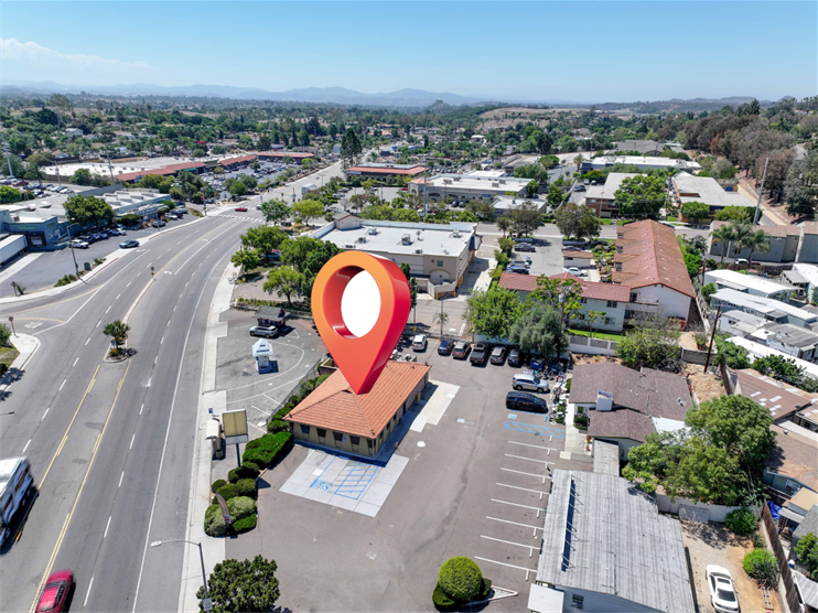 More Photos Of 1235 S Mission Rd, Fallbrook Restaurant For Lease