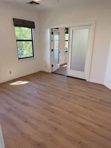 More Photos Of 450-452 1st St, Sonoma Storefront For Sale