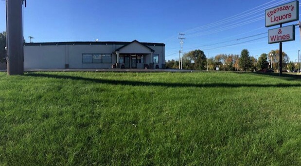 More Photos Of 2896 Wilma Rudolph Blvd, Clarksville Convenience Store For Sale