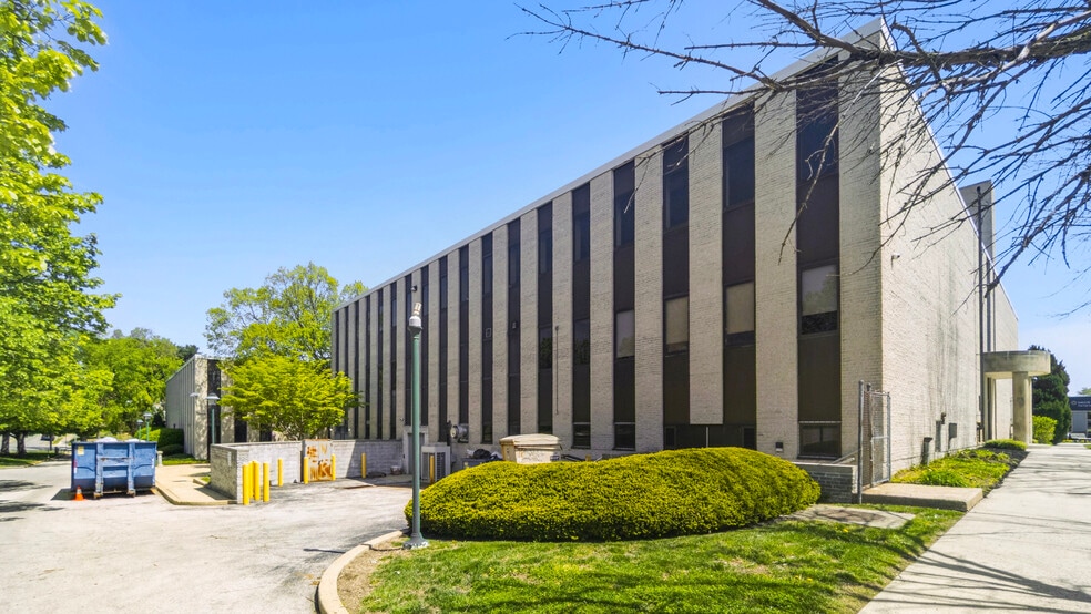 More Photos Of 1300 W Godfrey Ave, Philadelphia Specialty For Sale