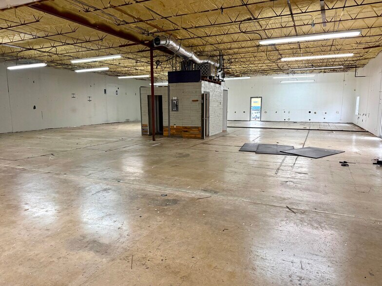 More Photos Of 7218-7234 Eckhert Rd, San Antonio Warehouse For Lease