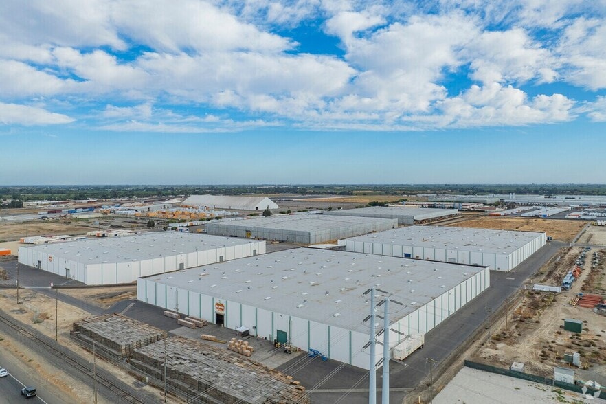 Primary Photo Of 4318 Yosemite Blvd, Modesto Warehouse For Lease