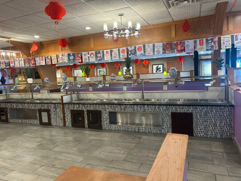 More Photos Of 2613 E Clairemont Ave, Eau Claire Restaurant For Lease