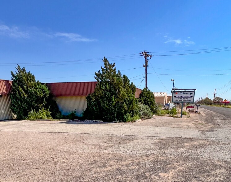 More Photos Of 300 W 61st St, Odessa Industrial For Sale