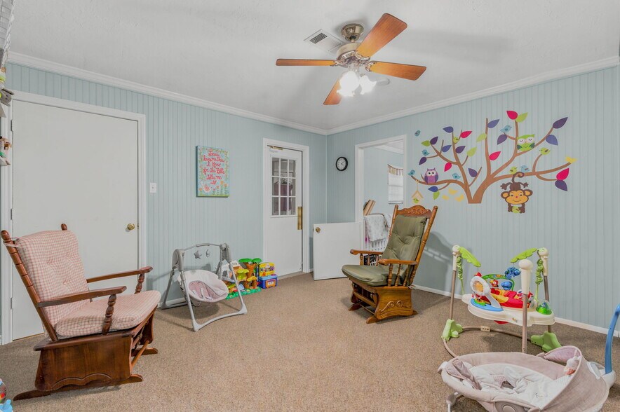 More Photos Of 3401 N Frazier St, Conroe Specialty For Sale