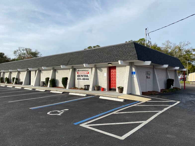More Photos Of 1712-1736 University Blvd S, Jacksonville Medical For Sale