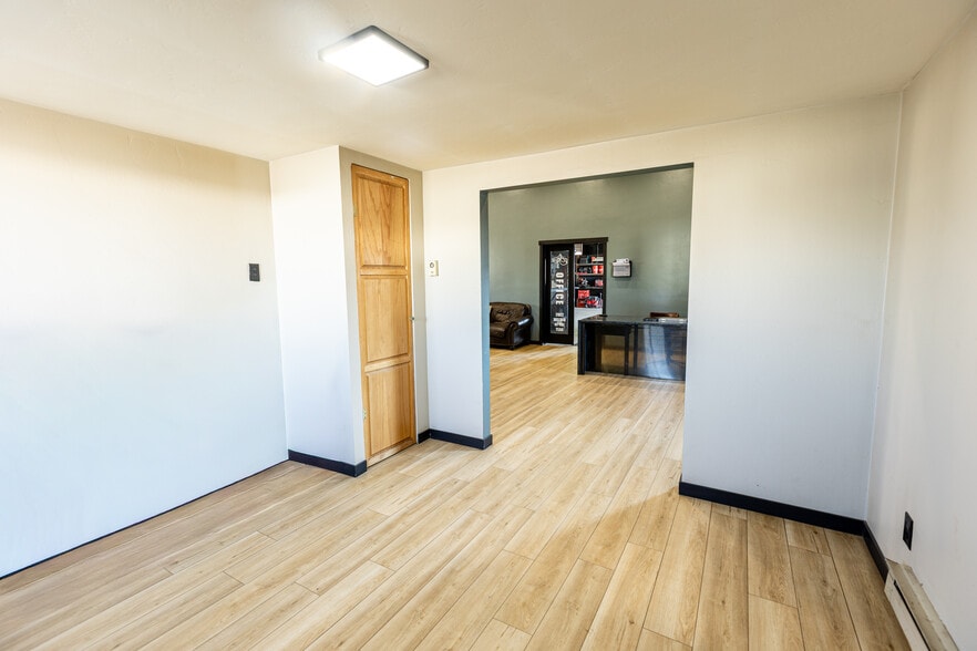 More Photos Of 612 S 9th St, Gunnison Industrial For Sale