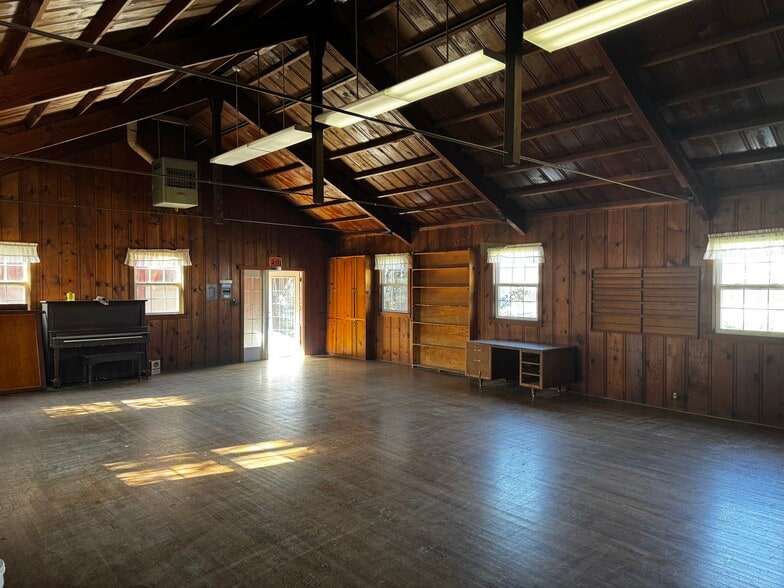 More Photos Of 600 E Hermosa St, Lindsay Religious Facility For Sale