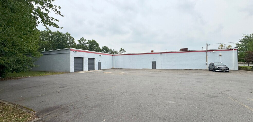 More Photos Of 5 Veronica Ave, Somerset Distribution For Sale