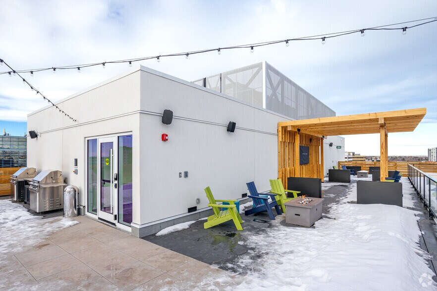 More Photos Of 12322 102 Av NW, Edmonton Apartments For Lease