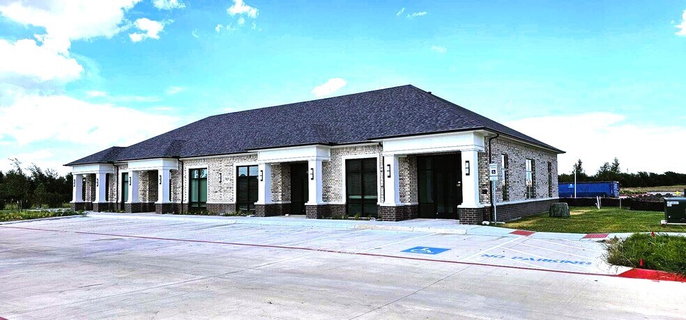 More Photos Of 1630 W Prosper Trl, Prosper Unknown For Lease