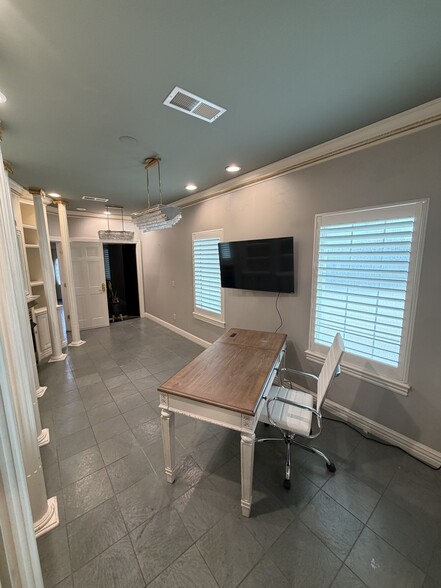 More Photos Of 4645 Tinker Diagonal St, Oklahoma City Loft Creative Space For Sale