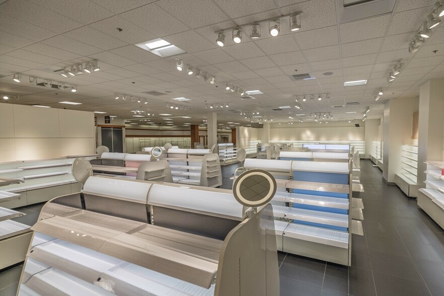 More Photos Of 7 S Tunnel Rd, Asheville Department Store For Sale